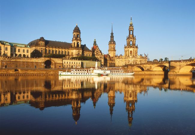 Dresden - Eine Sommernacht auf der Elbe